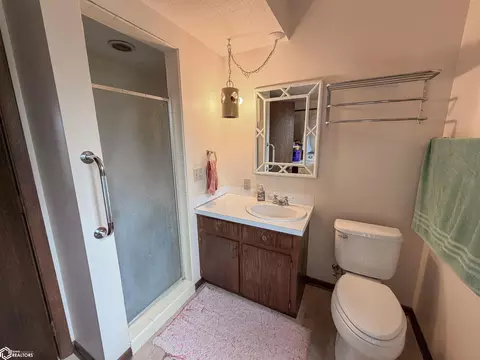 Bath - 1665 Dorell Dr, Hampton, IA 50441 photo 5 of 6