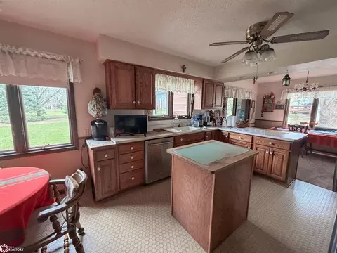 Kitchen - 1665 Dorell Dr, Hampton, IA 50441 photo 1 of 6