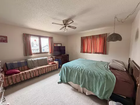 Bedroom - 1665 Dorell Dr, Hampton, IA 50441 photo 3 of 5