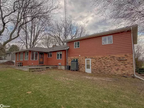 Exterior - 1665 Dorell Dr, Hampton, IA 50441 photo 4 of 5