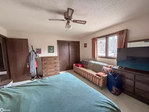 Bedroom - 1665 Dorell Dr, Hampton, IA 50441 photo 4 of 5