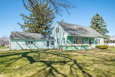 409 W Meadow Ln, Marshalltown, IA 50158