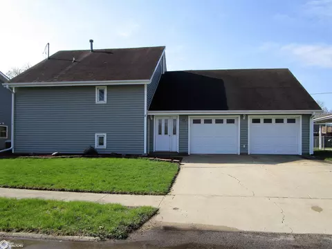2513 Sunset Dr, Iowa Falls, IA 50126
