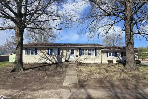 407 S 7th St, Oskaloosa, IA 52577