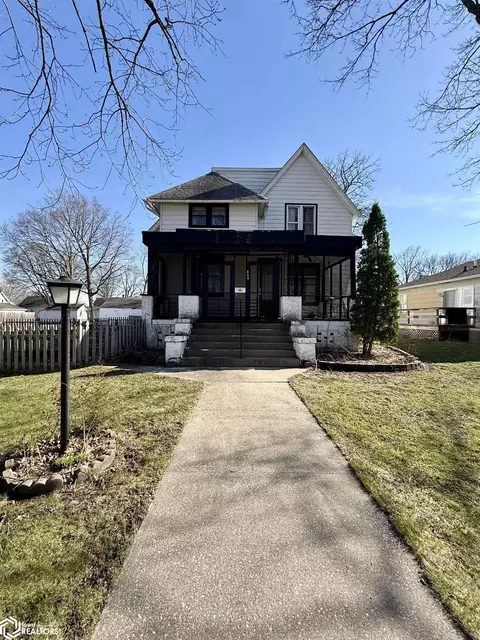 854 Elm St, Webster City, IA 50595