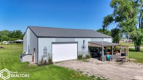 407 W Pleasant, Cincinnati, IA 52549