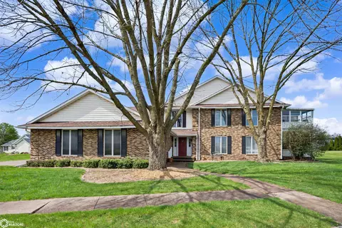 1609 Orchard Meadow Dr #B2, Burlington, IA 52601