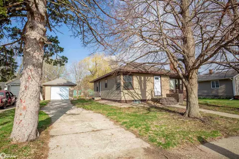 343 Howard Ave, Woden, IA 50484