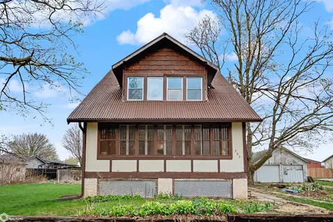 203 2nd St SE, State Center, IA 50247