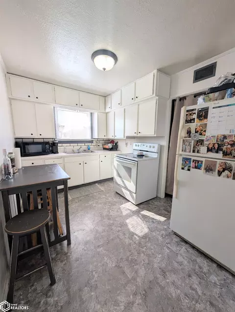 Kitchen - 611 7th St SW, Hampton, IA 50441 photo 1 of 1