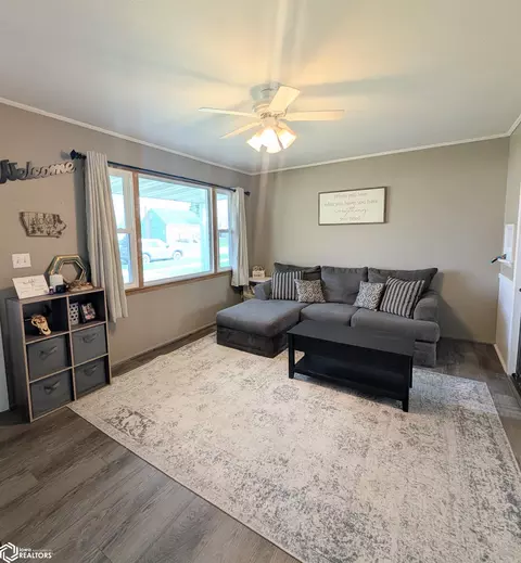 Living - 611 7th St SW, Hampton, IA 50441 photo 1 of 2