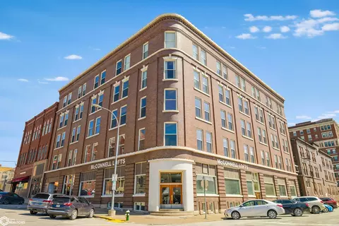 206 N 4th St #506, Burlington, IA 52601