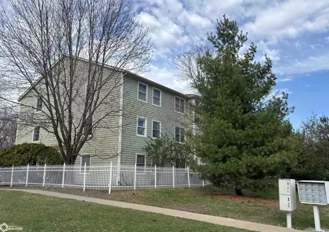 1100 University Manor Dr #B21, Fairfield, IA 52556