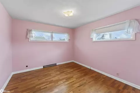 Bedroom - 636 11th St, Nevada, IA 50201 photo 2 of 3