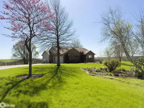 705 Southern Hills Dr, Osceola, IA 50213