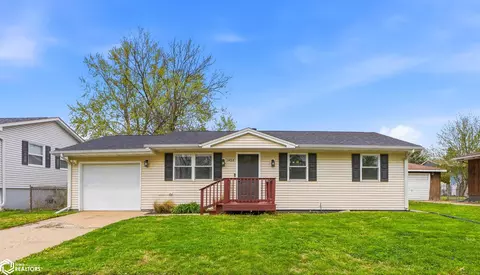 1428 Parkway Dr, Burlington, IA 52601