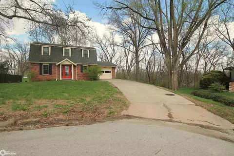 122 E Walnut St, Clarinda, IA 51632