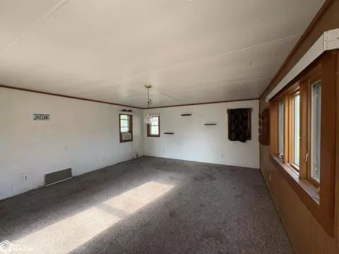 Living - 211 E Short St, Centerville, IA 52544 photo 5 of 7