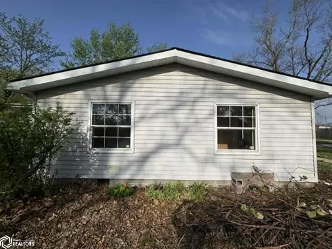 Exterior - 211 E Short St, Centerville, IA 52544 photo 2 of 2