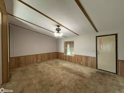 Living - 211 E Short St, Centerville, IA 52544 photo 4 of 7