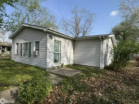 Exterior - 211 E Short St, Centerville, IA 52544 photo 1 of 2