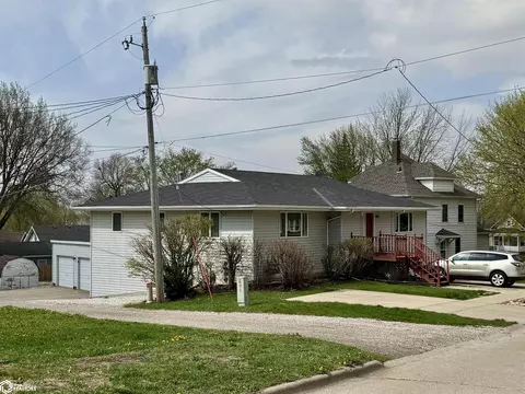 521 W 13th St #1, Carroll, IA 51401