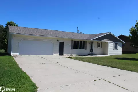 224 W 9th St, Kanawha, IA 50447