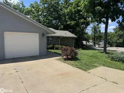 2351 Timberlane Hts, Ottumwa, IA 52501