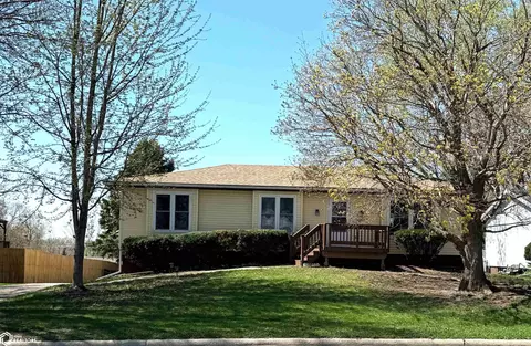 2209 S 3rd Ave, Marshalltown, IA 50158