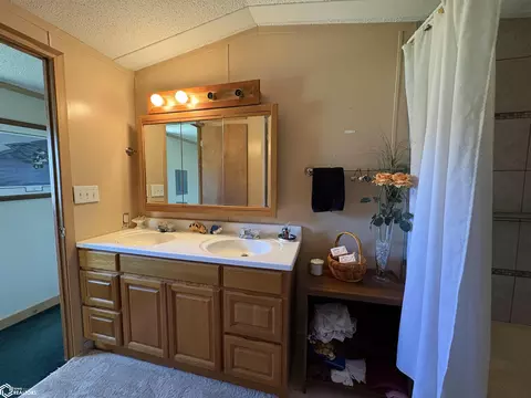 Bath - 5218 2nd Ct, Melrose, IA 52569 photo 4 of 5