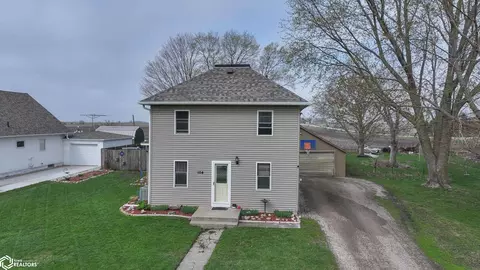 104 Lake St, Blairsburg, IA 50034