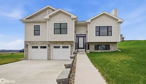 511 E Wood St, Avoca, IA 51521