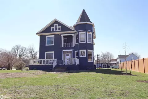 106 3rd Ave SE, State Center, IA 50247