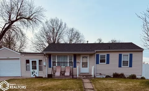 5 Silverwood Dr, Ottumwa, IA 52501