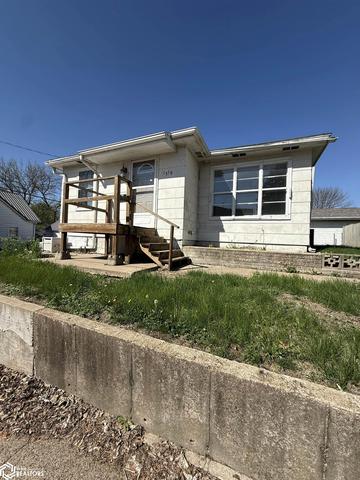 1519 Ashmun St, Burlington, IA 52601