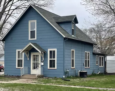1302 S 12th St, Burlington, IA 52601