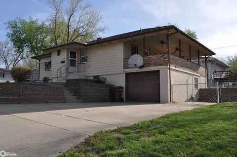 1116 Vine St, Carroll, IA 51401