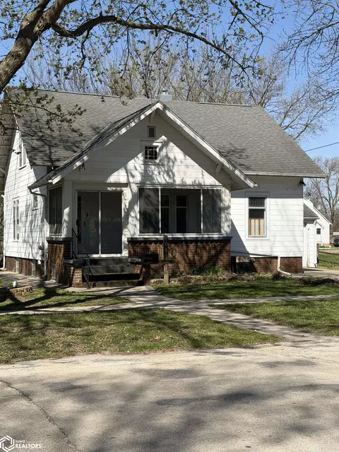 106 9th St N, Humboldt, IA 50548