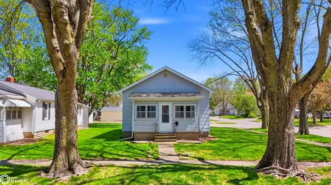 220 Spring St, West Burlington, IA 52655