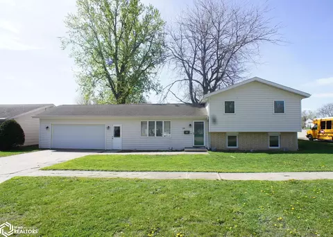 1204 Nancy Ln, Webster City, IA 50595