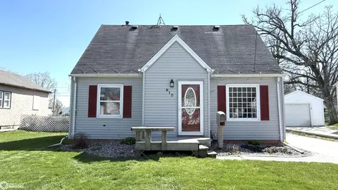 815 16th St NE, Mason City, IA 50401