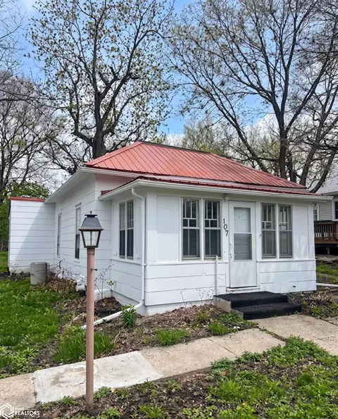 107 E Vest St, Jefferson, IA 50129