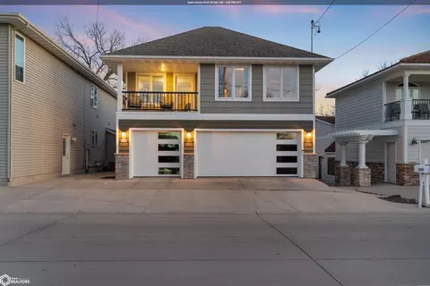 2207 N Shore Dr, Clear Lake, IA 50428