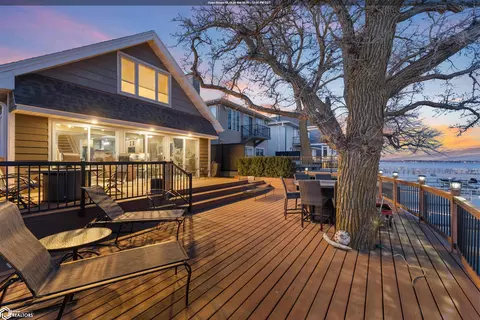 2207 N Shore Dr, Clear Lake, IA 50428
