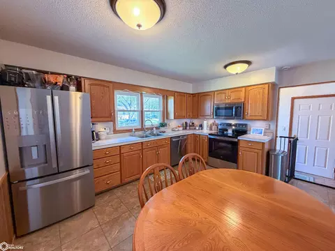 Kitchen - 1307 Vale Dr, Hampton, IA 50441 photo 1 of 2