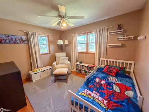 Bedroom - 1307 Vale Dr, Hampton, IA 50441 photo 6 of 7