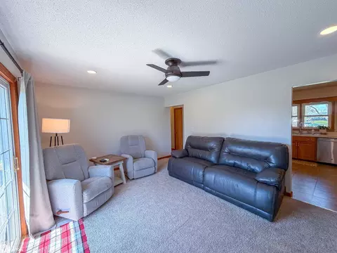 Living - 1307 Vale Dr, Hampton, IA 50441 photo 2 of 6