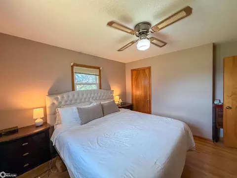 Bedroom - 1307 Vale Dr, Hampton, IA 50441 photo 2 of 7