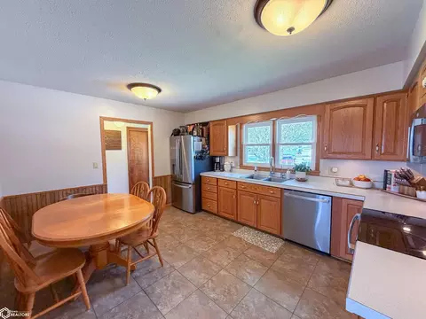 Kitchen - 1307 Vale Dr, Hampton, IA 50441 photo 2 of 2