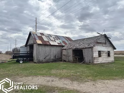 Exterior - 2037 Ivanhoe Rd, Ely, IA 52227 photo 2 of 2